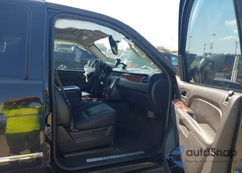 2010 Chevrolet Tahoe Ltz from USA, damaged, VIN 1GNUCCE00AR145756